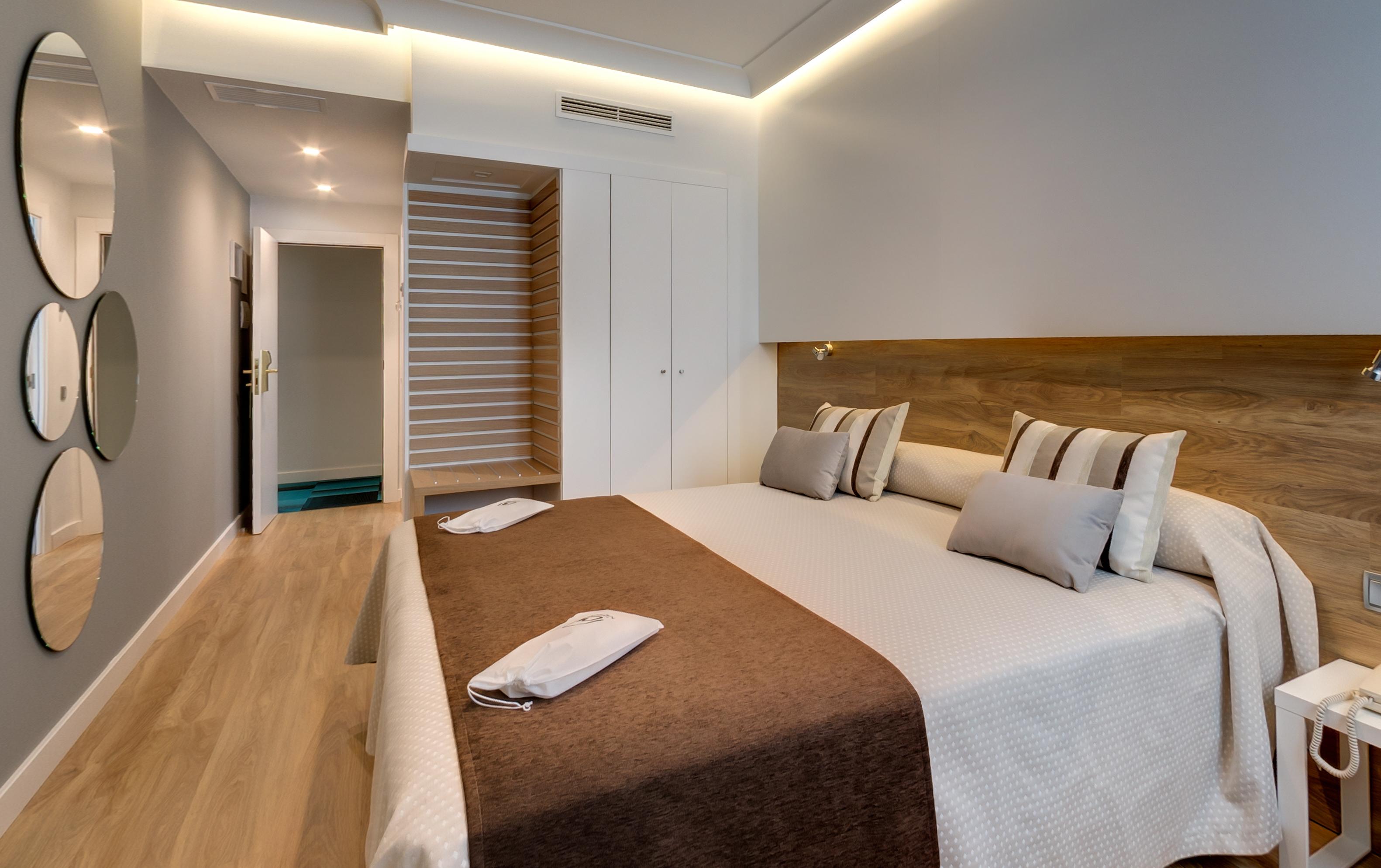 Monte Carmelo Hotel Севиля Екстериор снимка