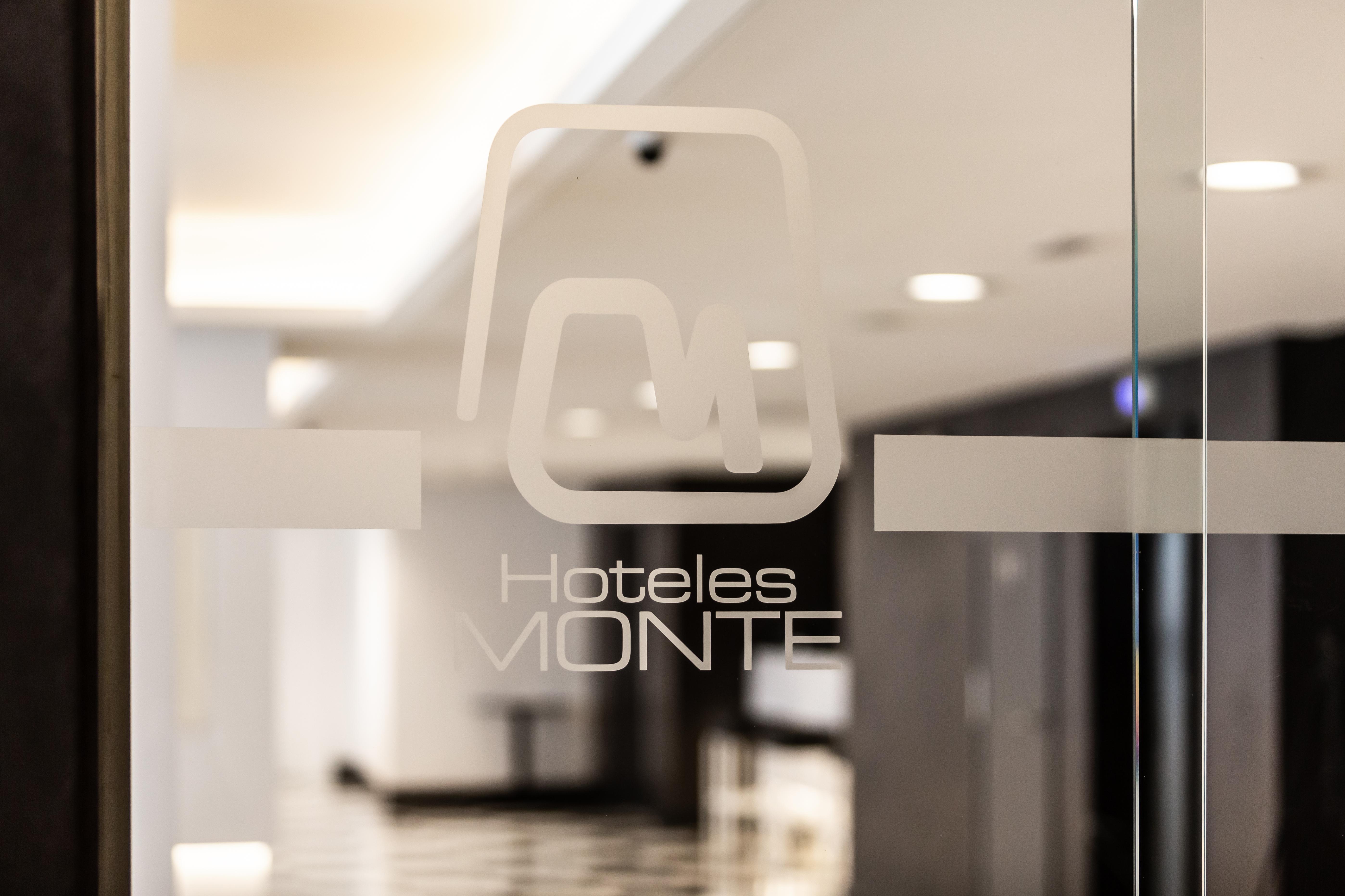 Monte Carmelo Hotel Севиля Екстериор снимка