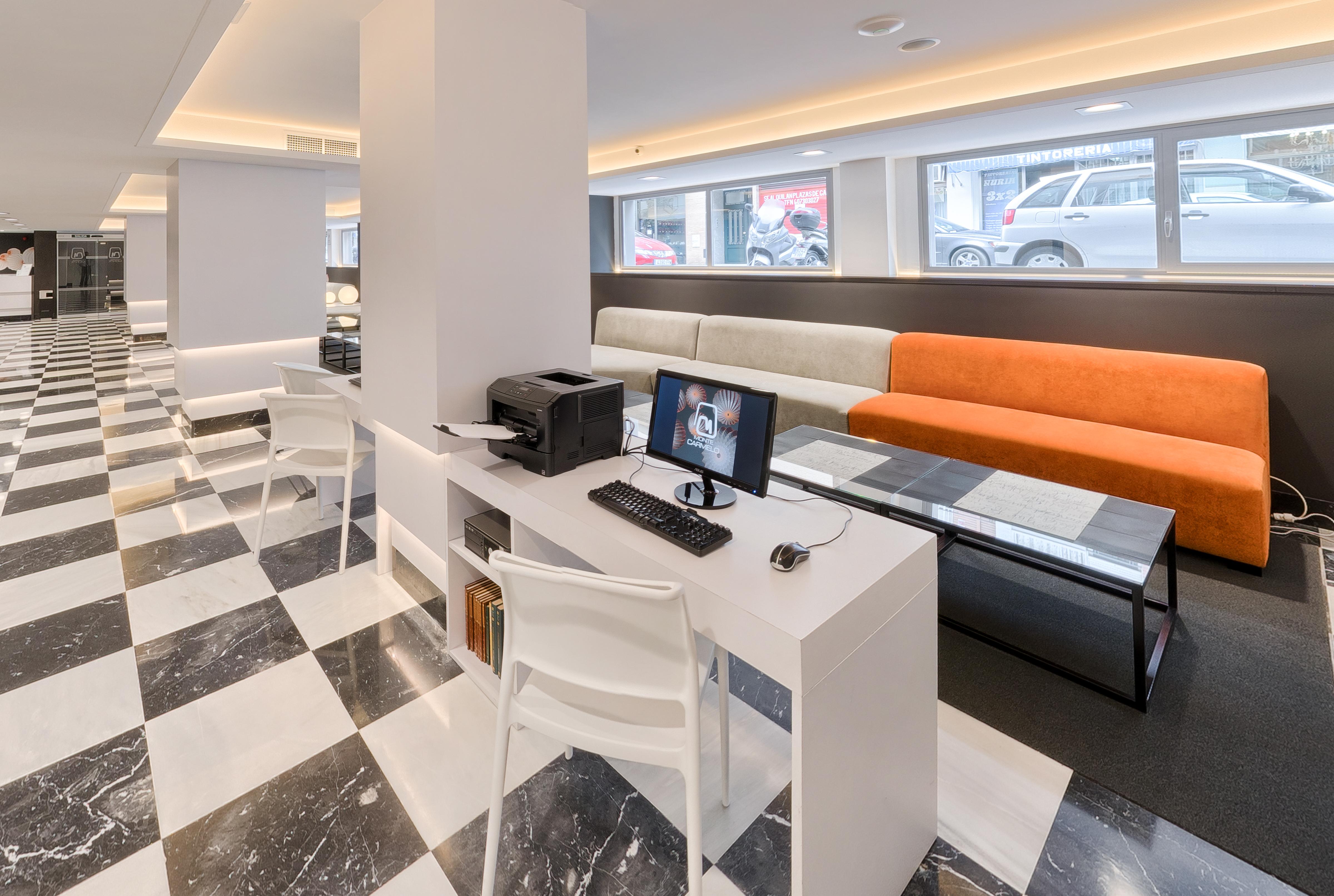 Monte Carmelo Hotel Севиля Екстериор снимка