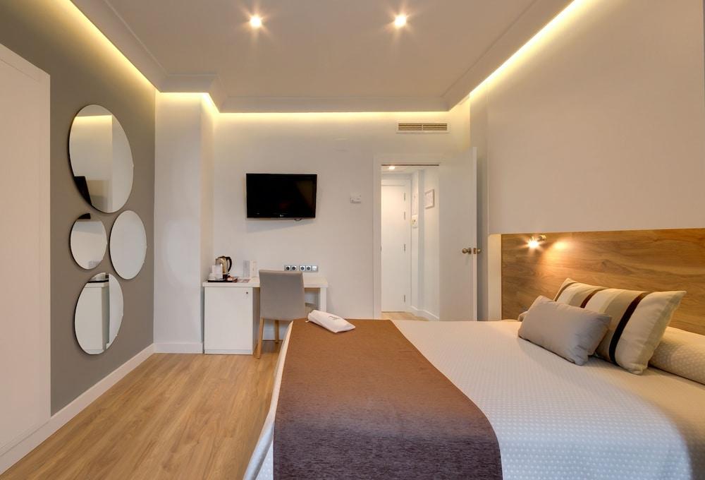 Monte Carmelo Hotel Севиля Екстериор снимка