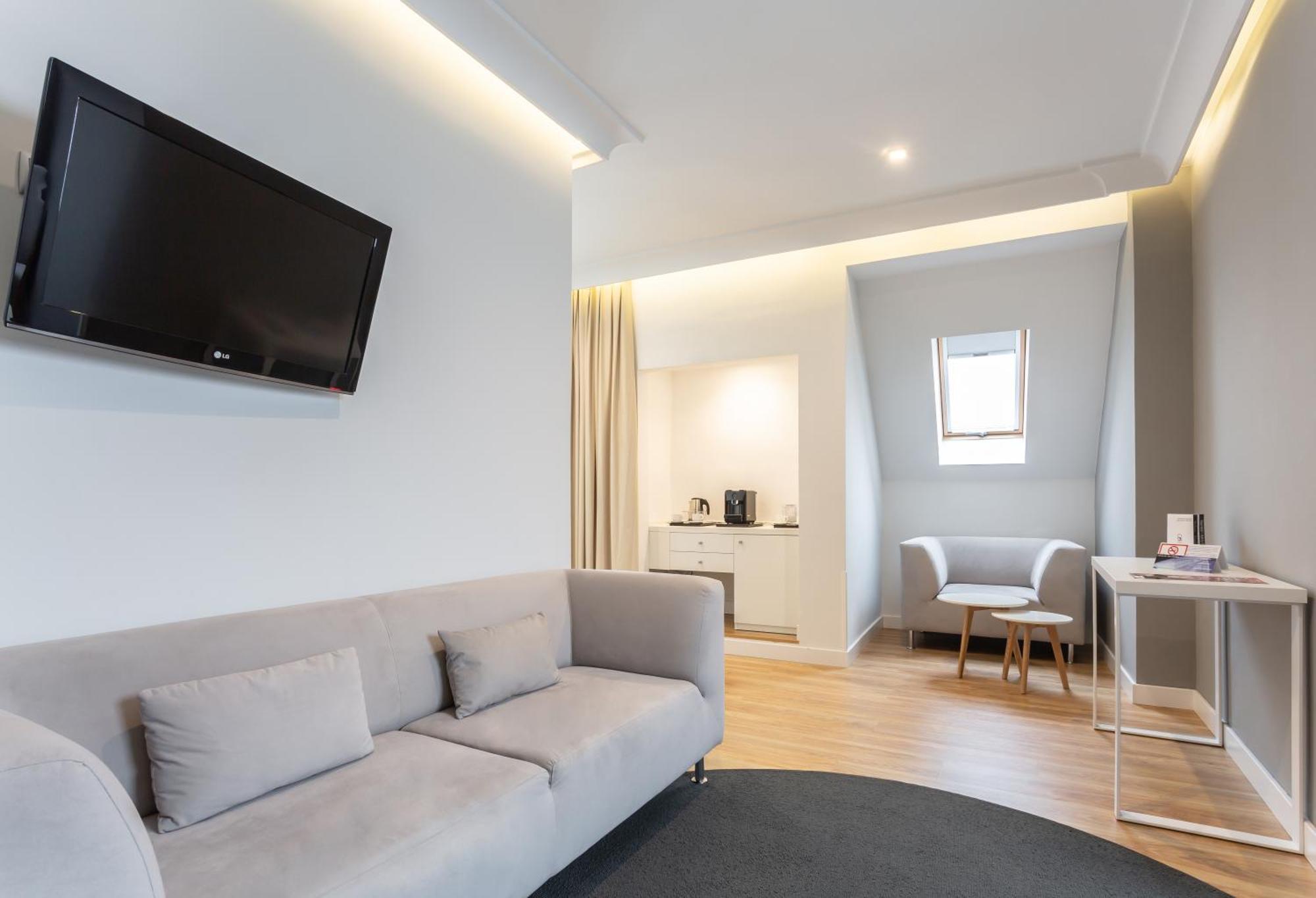 Monte Carmelo Hotel Севиля Екстериор снимка