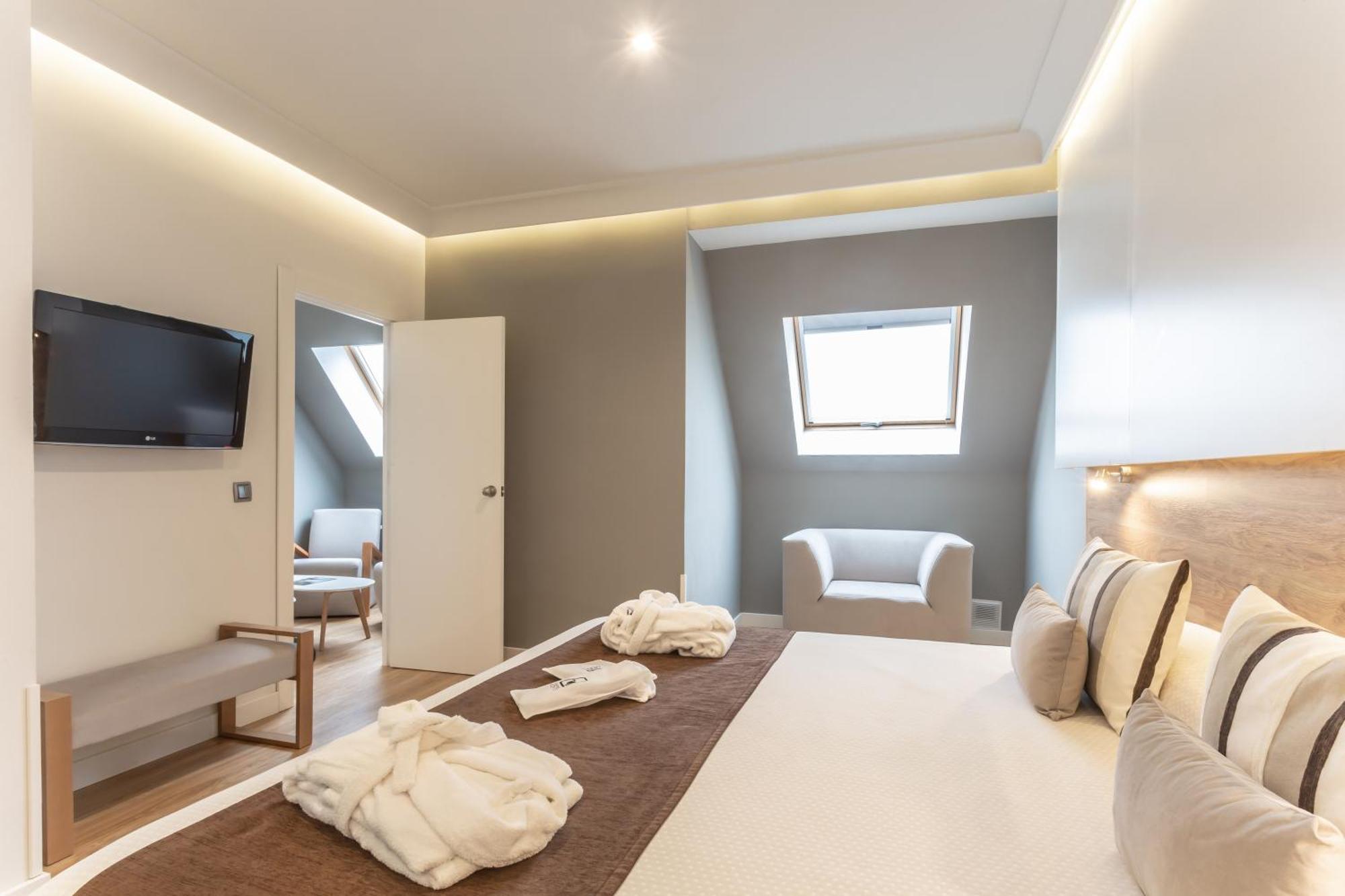 Monte Carmelo Hotel Севиля Екстериор снимка