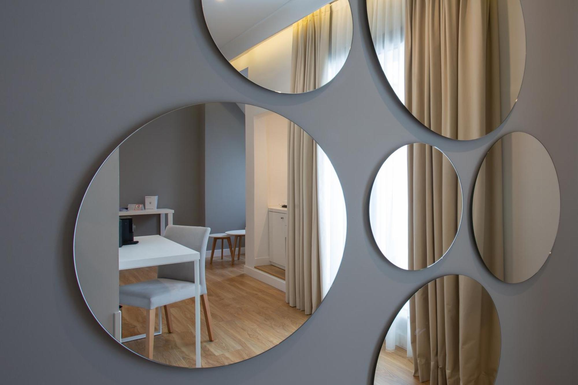 Monte Carmelo Hotel Севиля Екстериор снимка