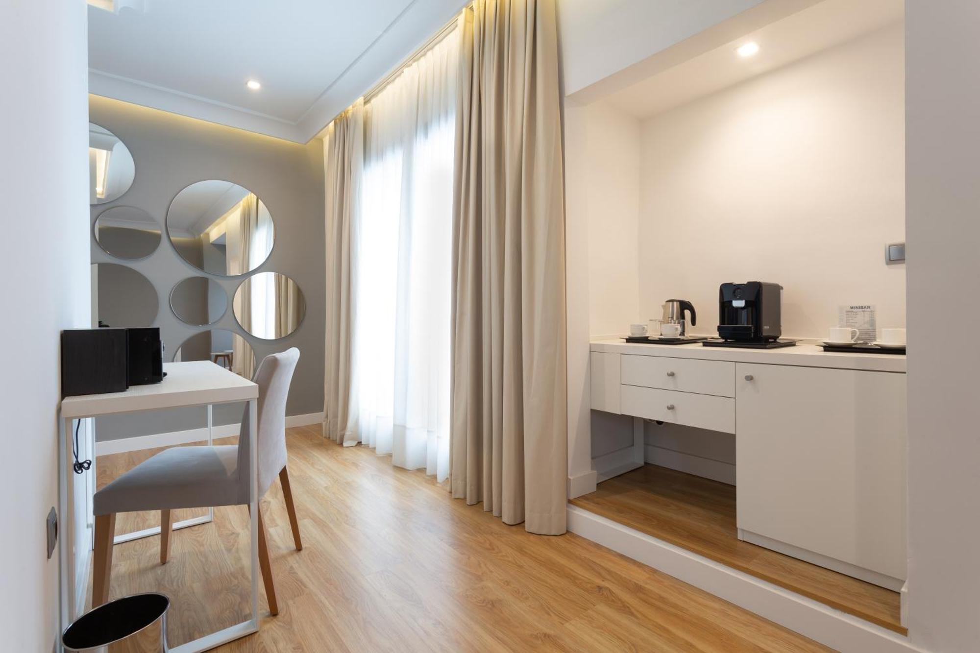 Monte Carmelo Hotel Севиля Екстериор снимка