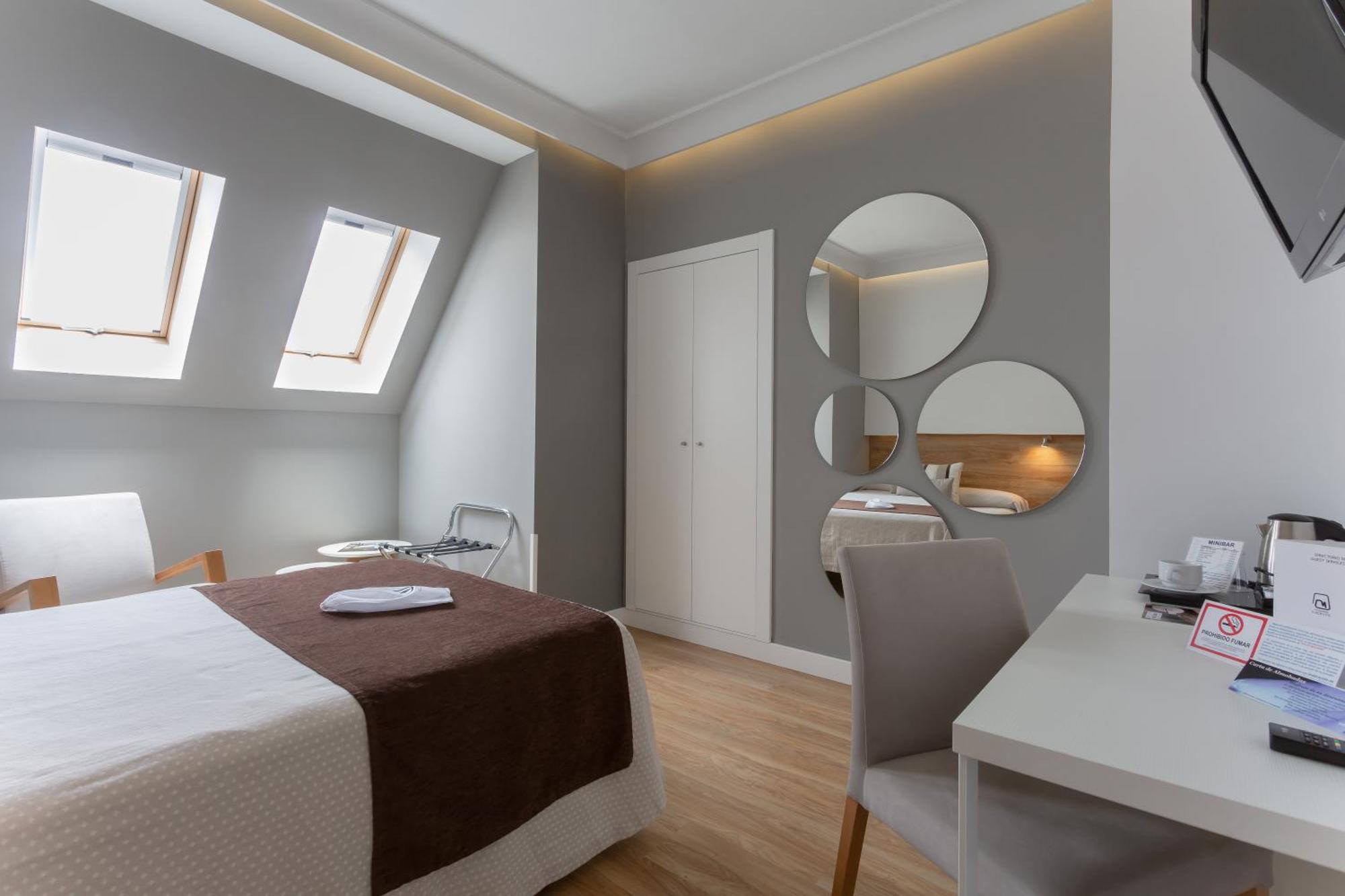 Monte Carmelo Hotel Севиля Екстериор снимка