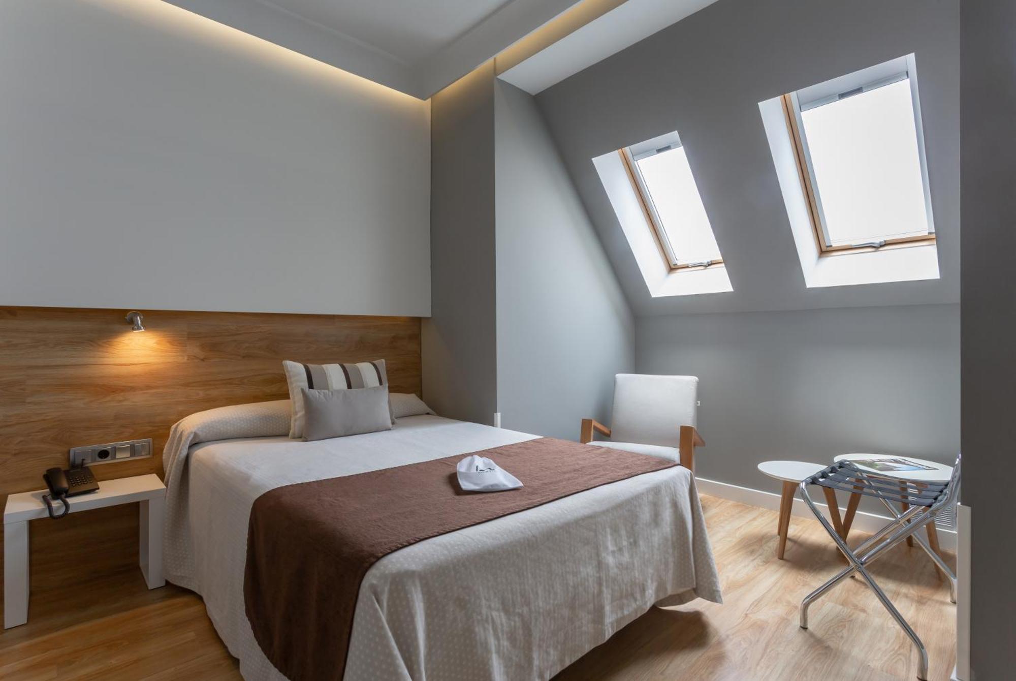 Monte Carmelo Hotel Севиля Екстериор снимка
