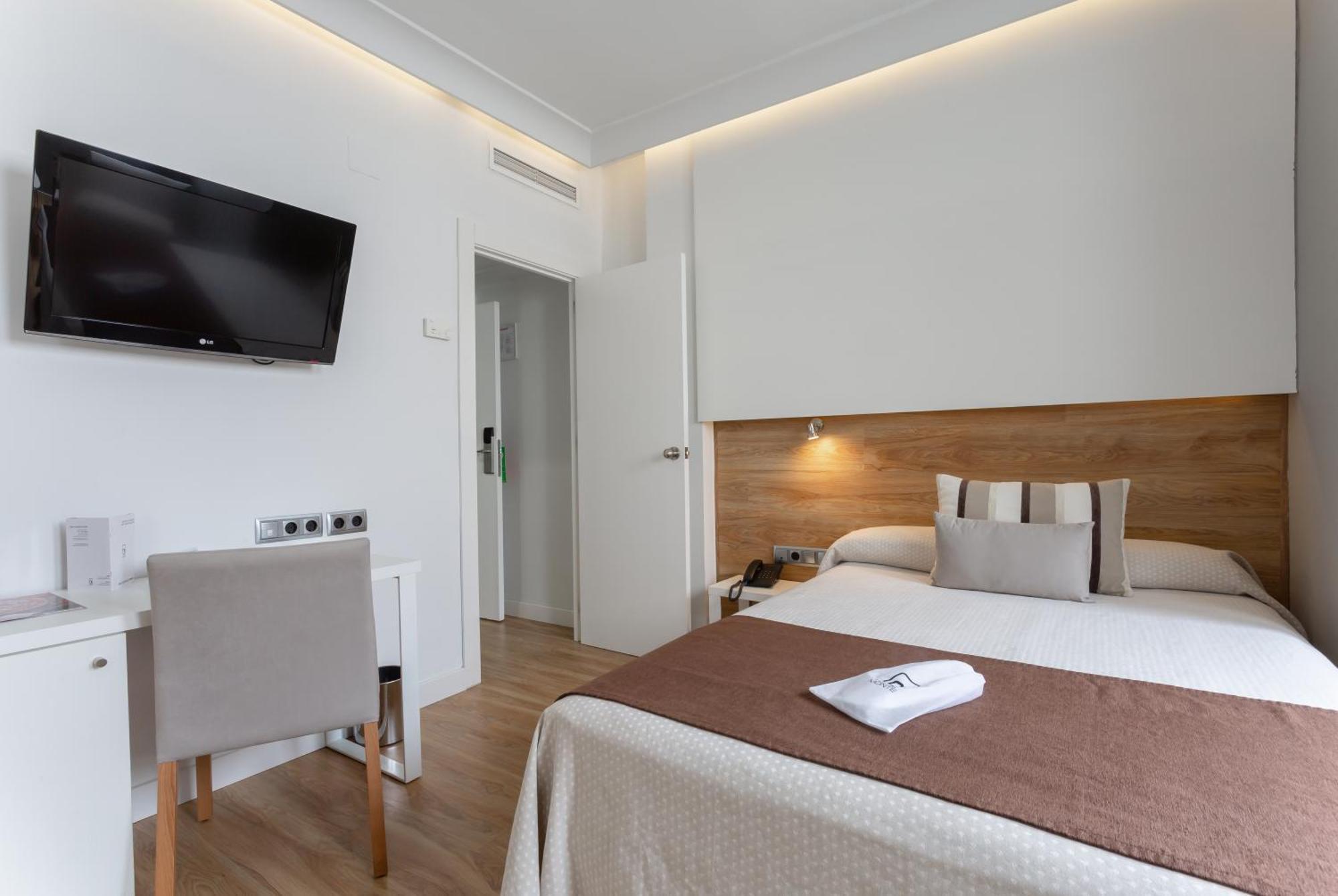 Monte Carmelo Hotel Севиля Екстериор снимка