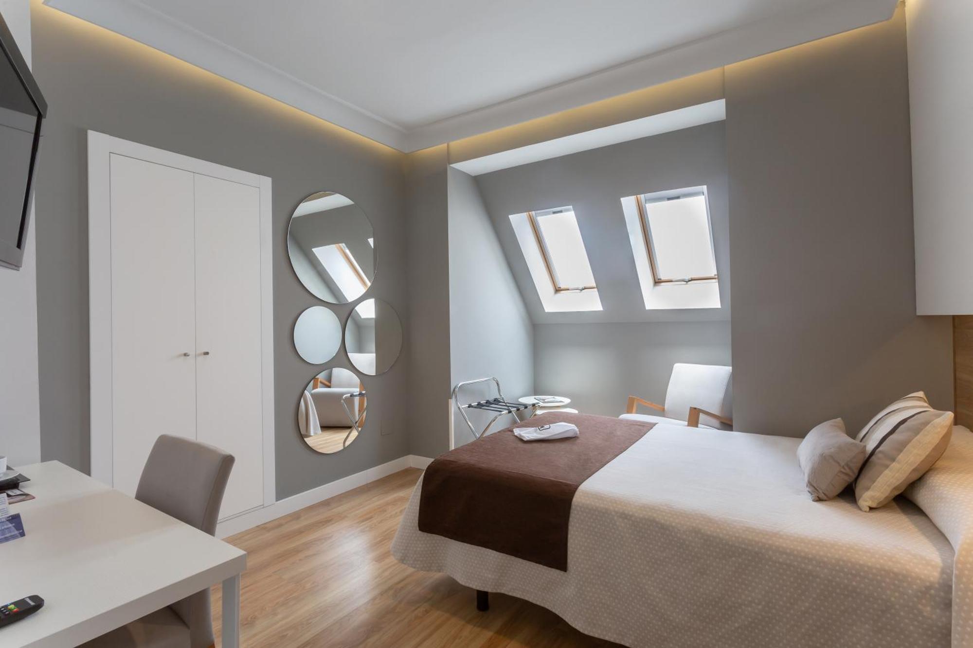 Monte Carmelo Hotel Севиля Екстериор снимка