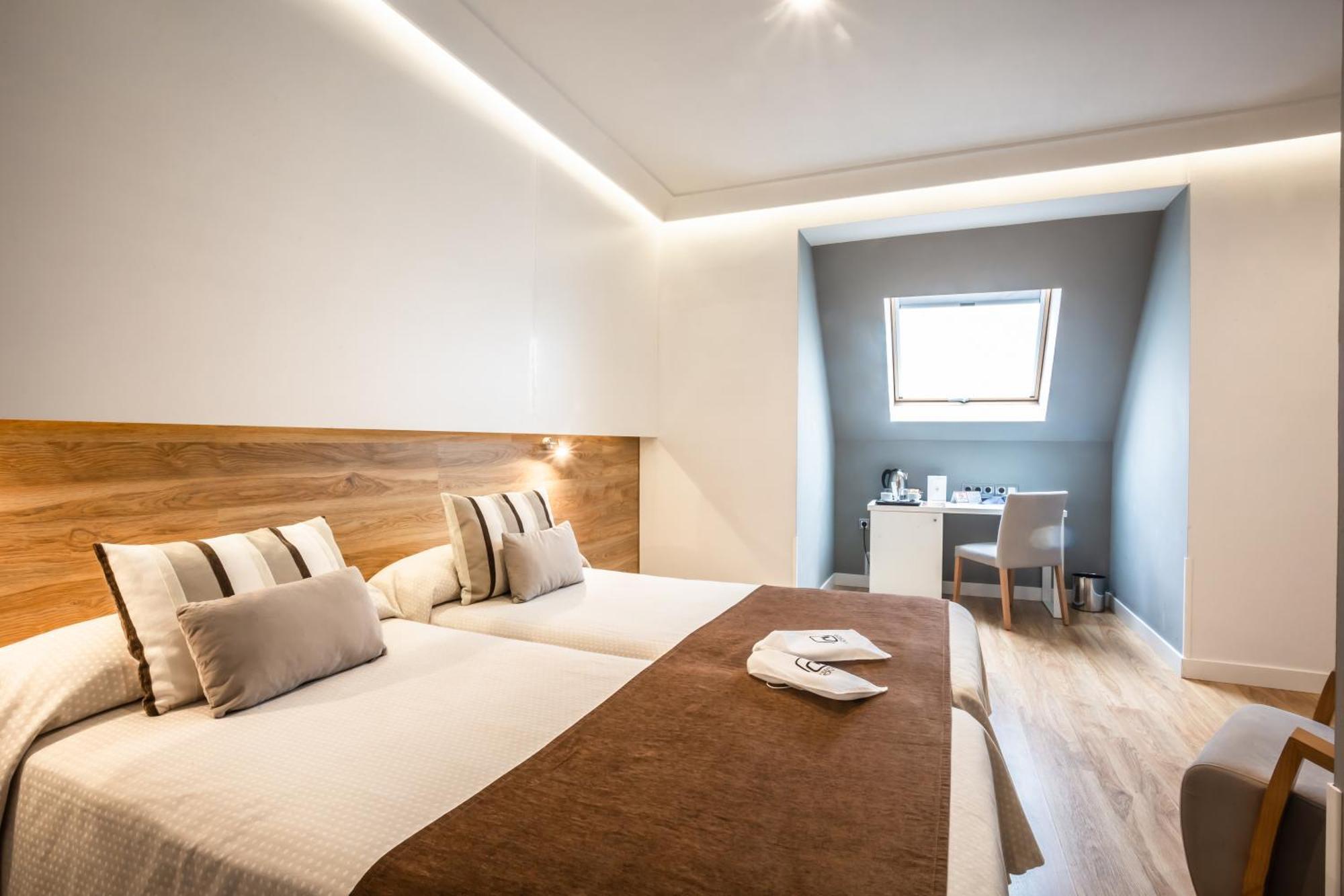 Monte Carmelo Hotel Севиля Екстериор снимка