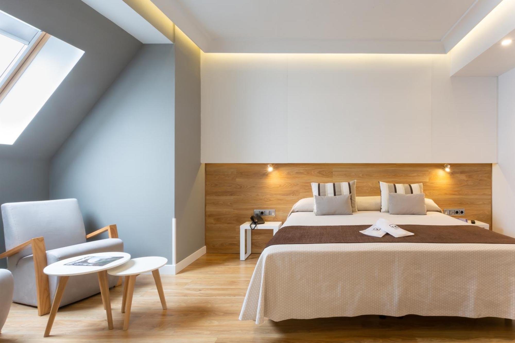 Monte Carmelo Hotel Севиля Екстериор снимка