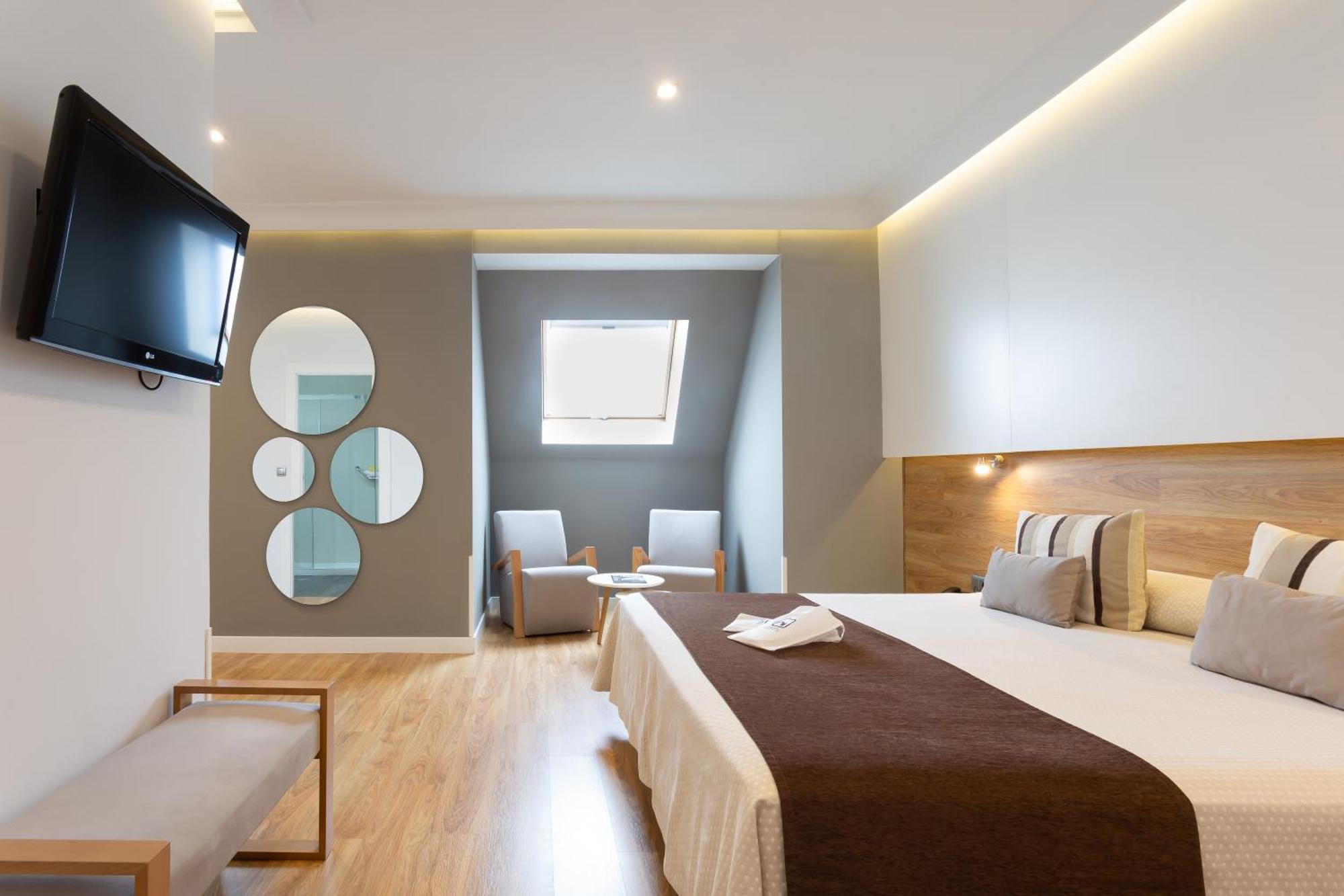 Monte Carmelo Hotel Севиля Екстериор снимка