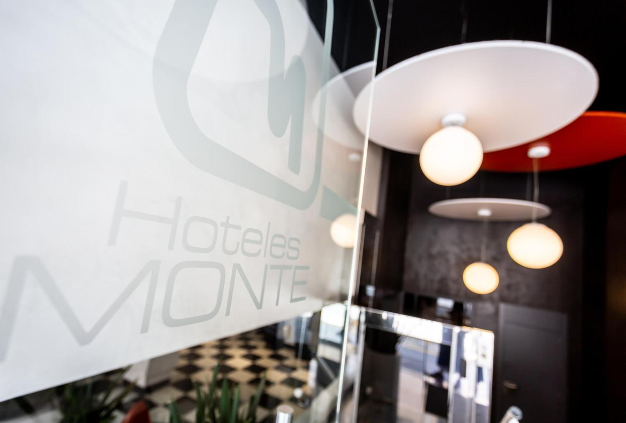 Monte Carmelo Hotel Севиля Екстериор снимка