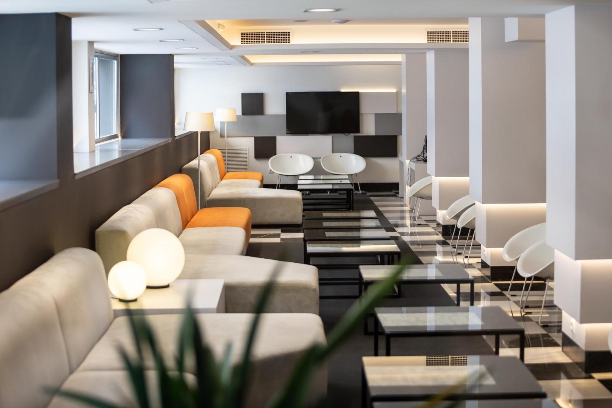 Monte Carmelo Hotel Севиля Екстериор снимка