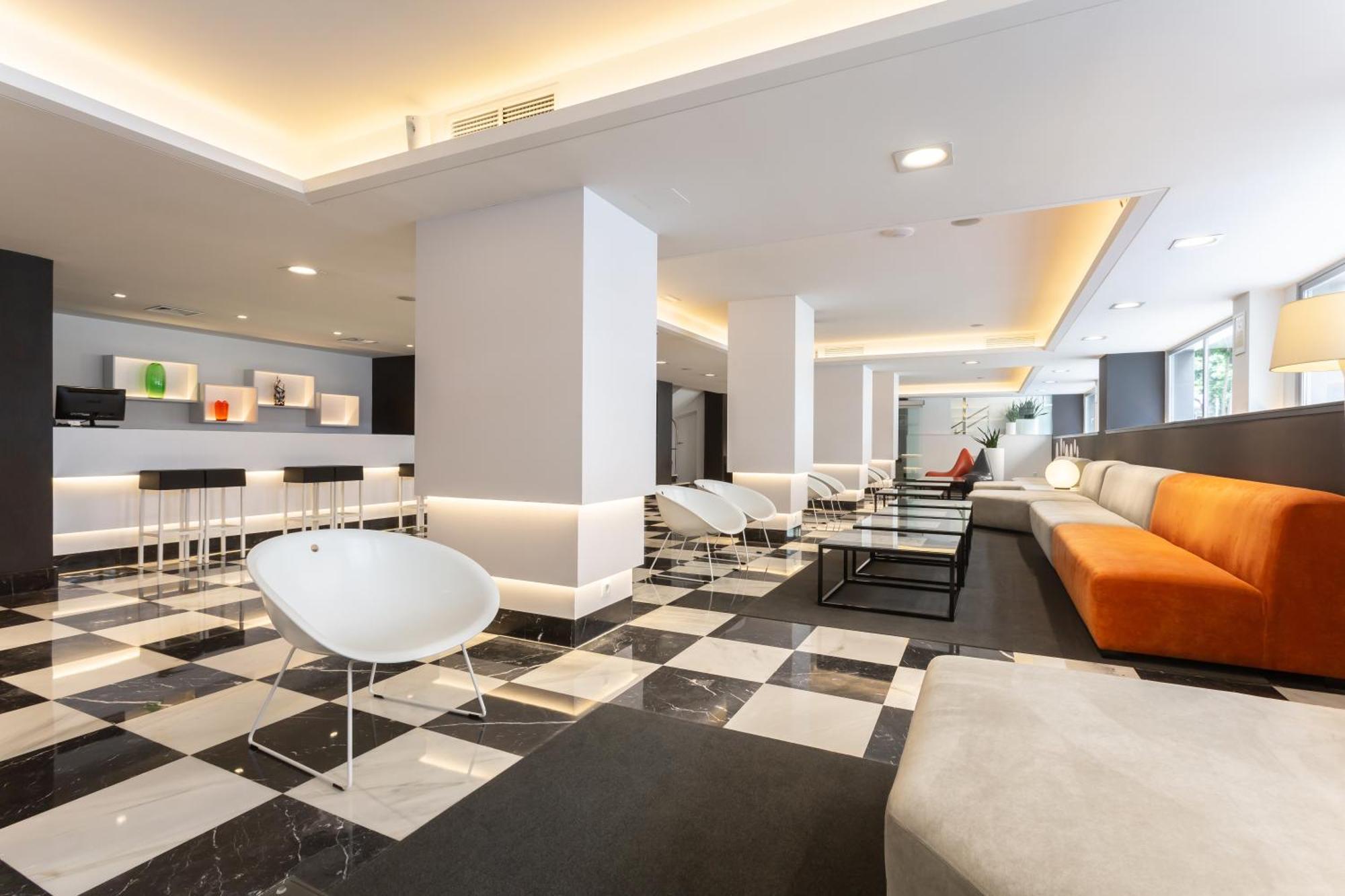 Monte Carmelo Hotel Севиля Екстериор снимка