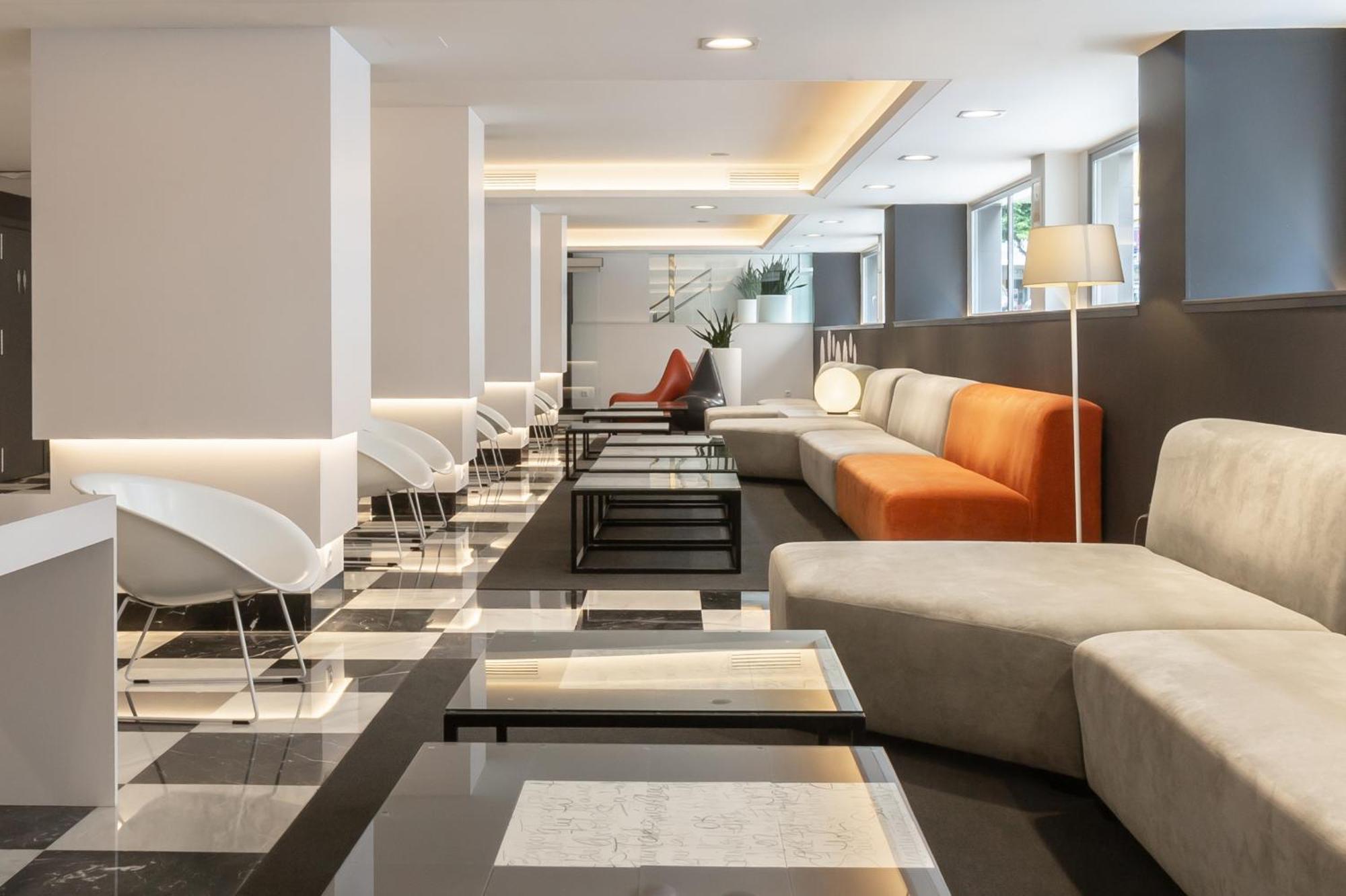 Monte Carmelo Hotel Севиля Екстериор снимка