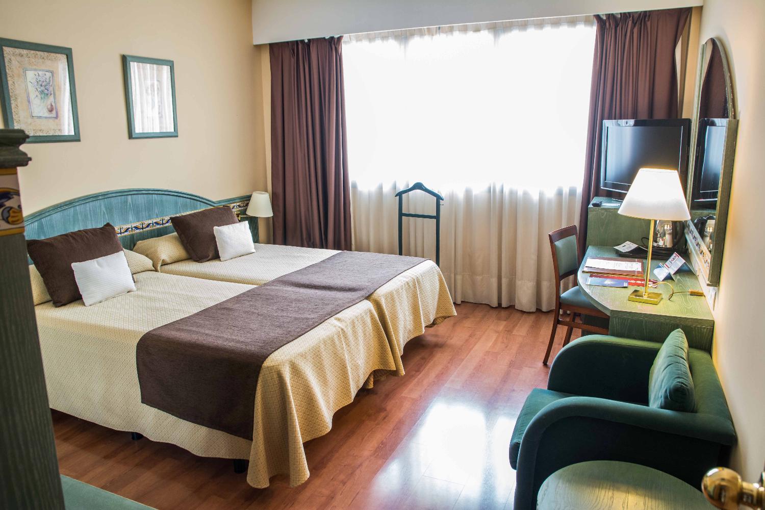 Monte Carmelo Hotel Севиля Екстериор снимка